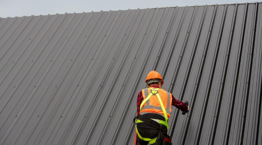 Professional metal roof installation services in Vero Beach, FL